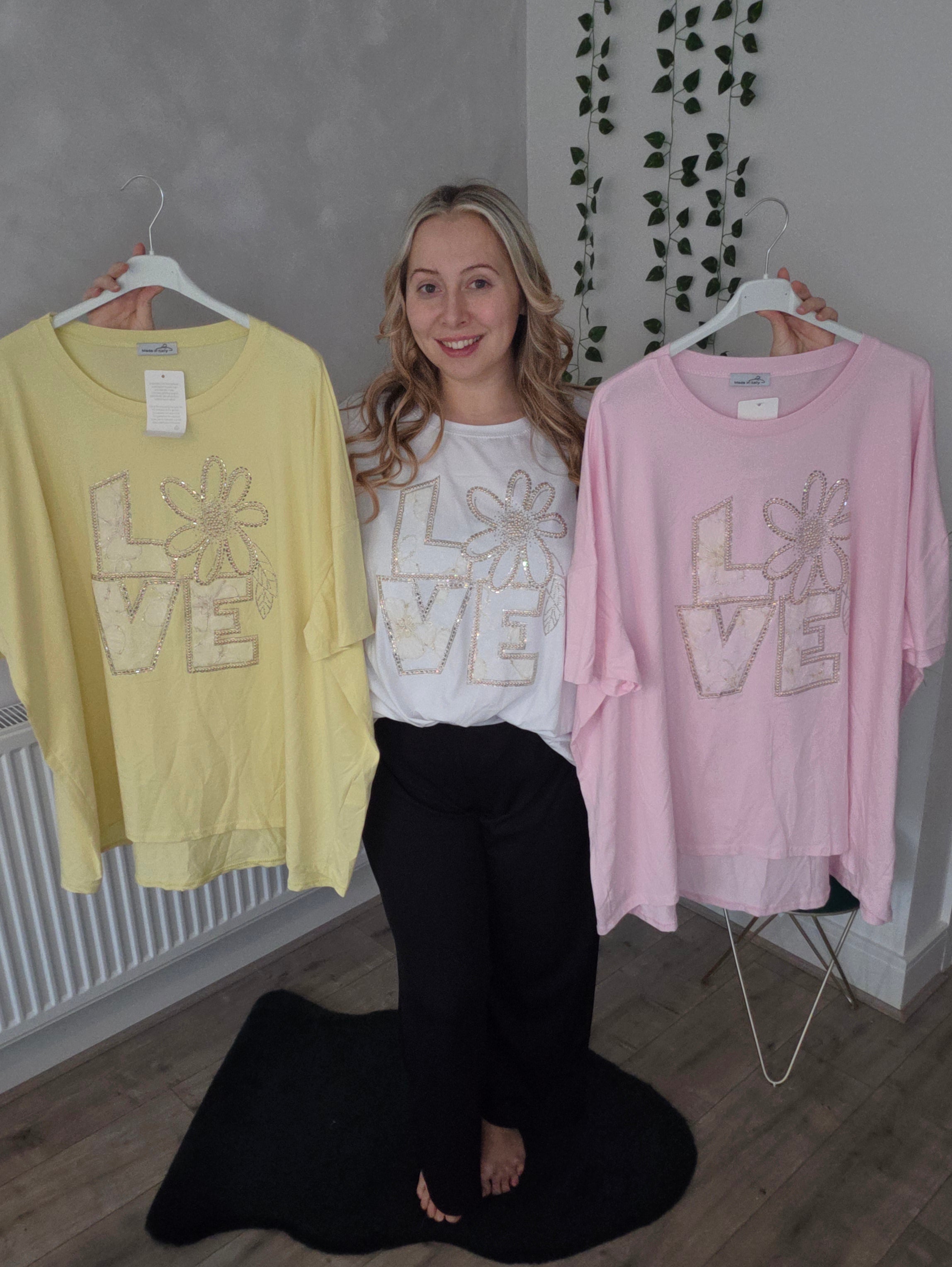 L O V E Tshirt